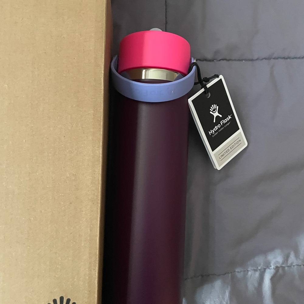 Last One! Hydro Flask Sugarplum 24 oz Wide Flex Straw Cap Bottle